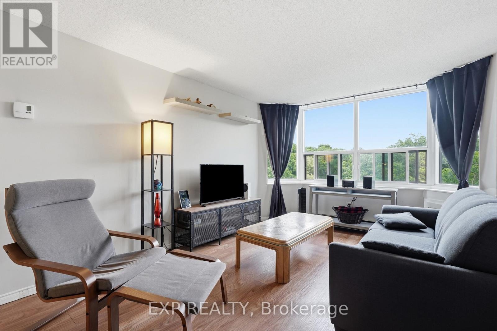 #1012 55 GREEN VALLEY DRIVE - 12