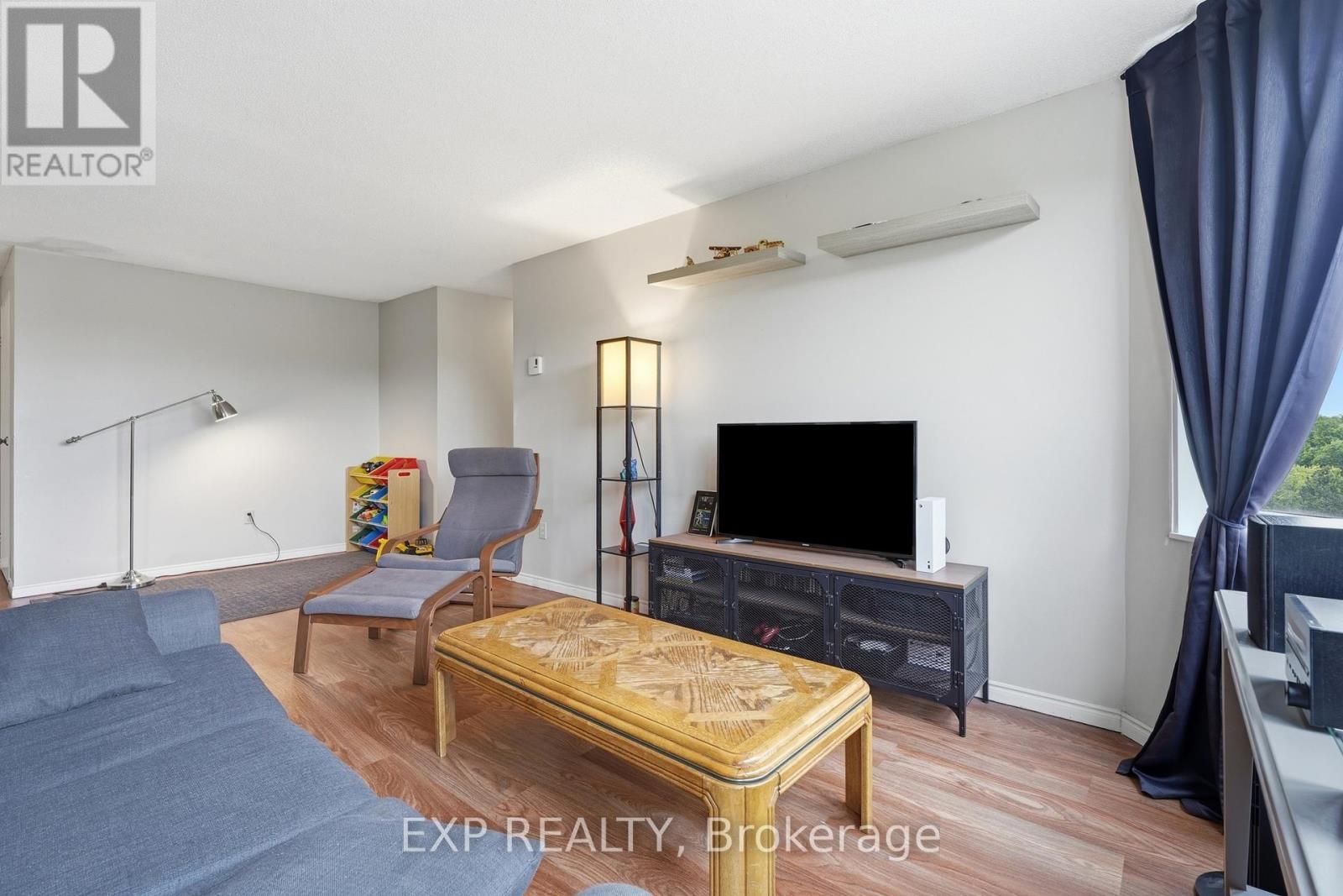 #1012 55 GREEN VALLEY DRIVE - 16