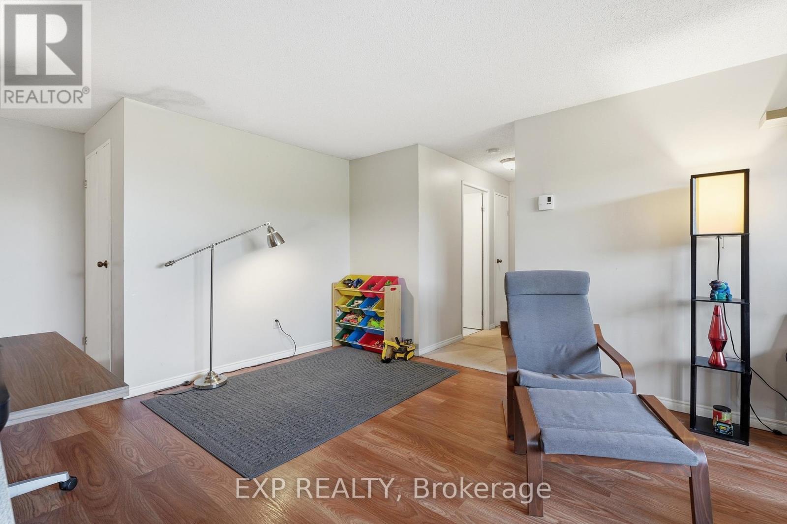 #1012 55 GREEN VALLEY DRIVE - 17
