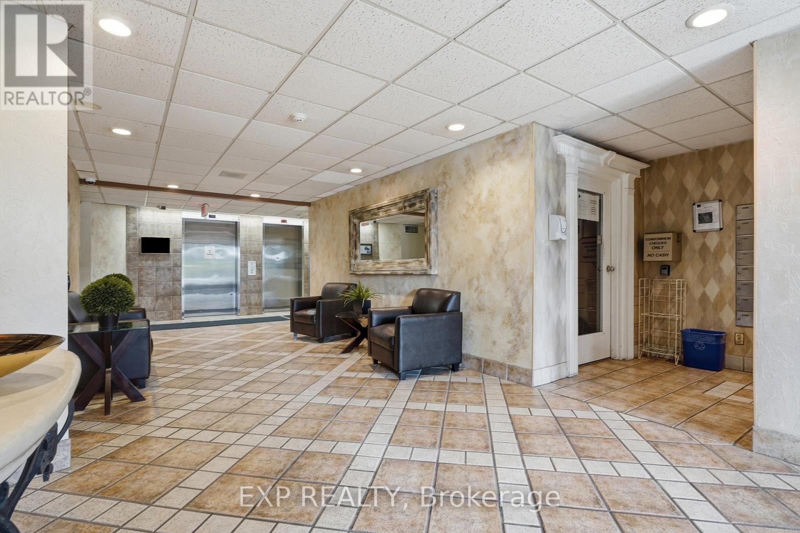#1012 55 GREEN VALLEY DRIVE - 31