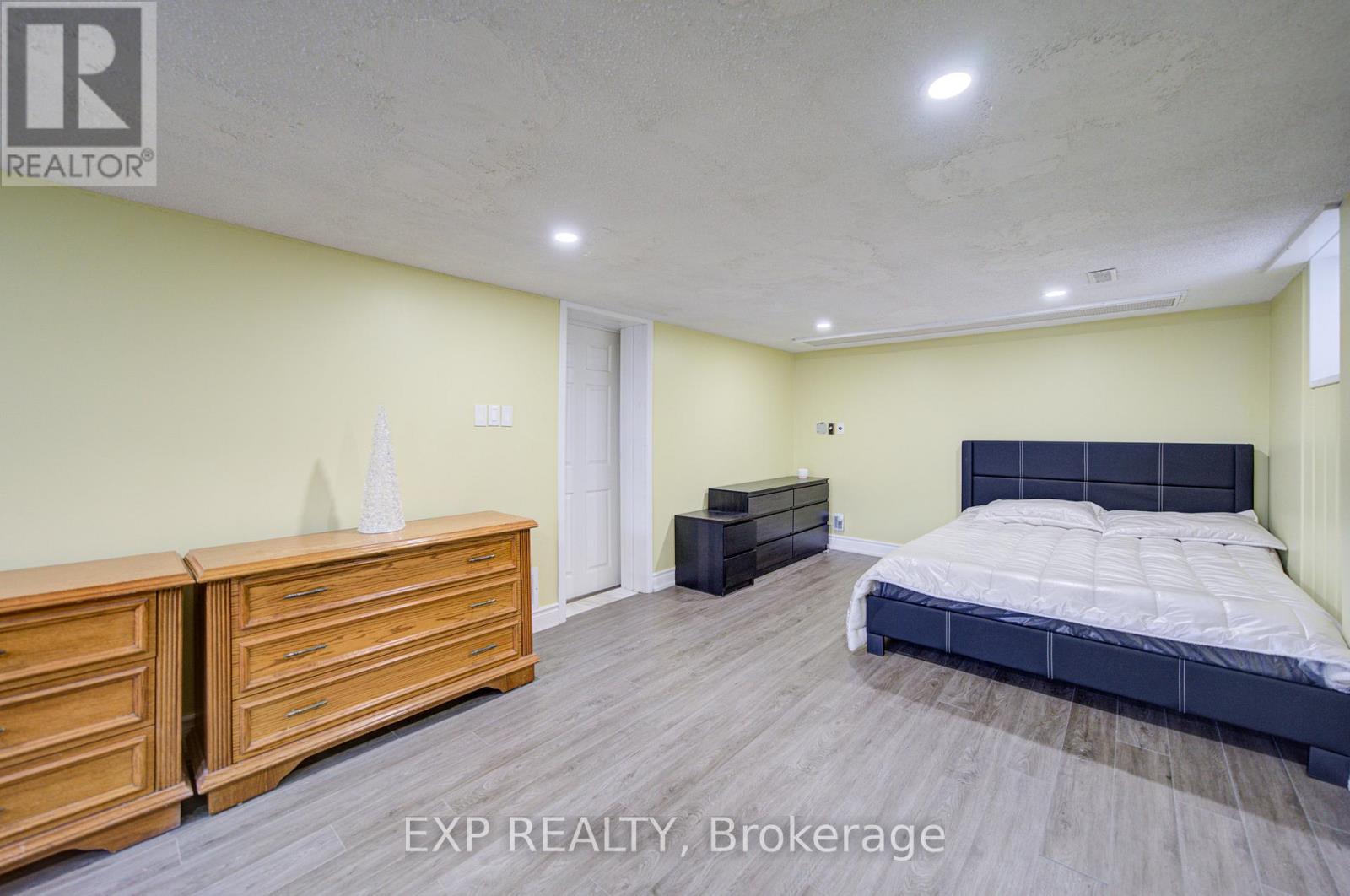 95 REIDMOUNT AVENUE E - 20