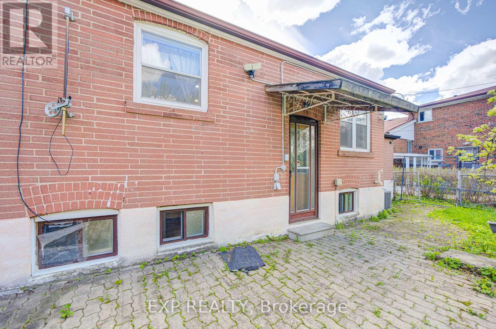 95 REIDMOUNT AVENUE E - 21