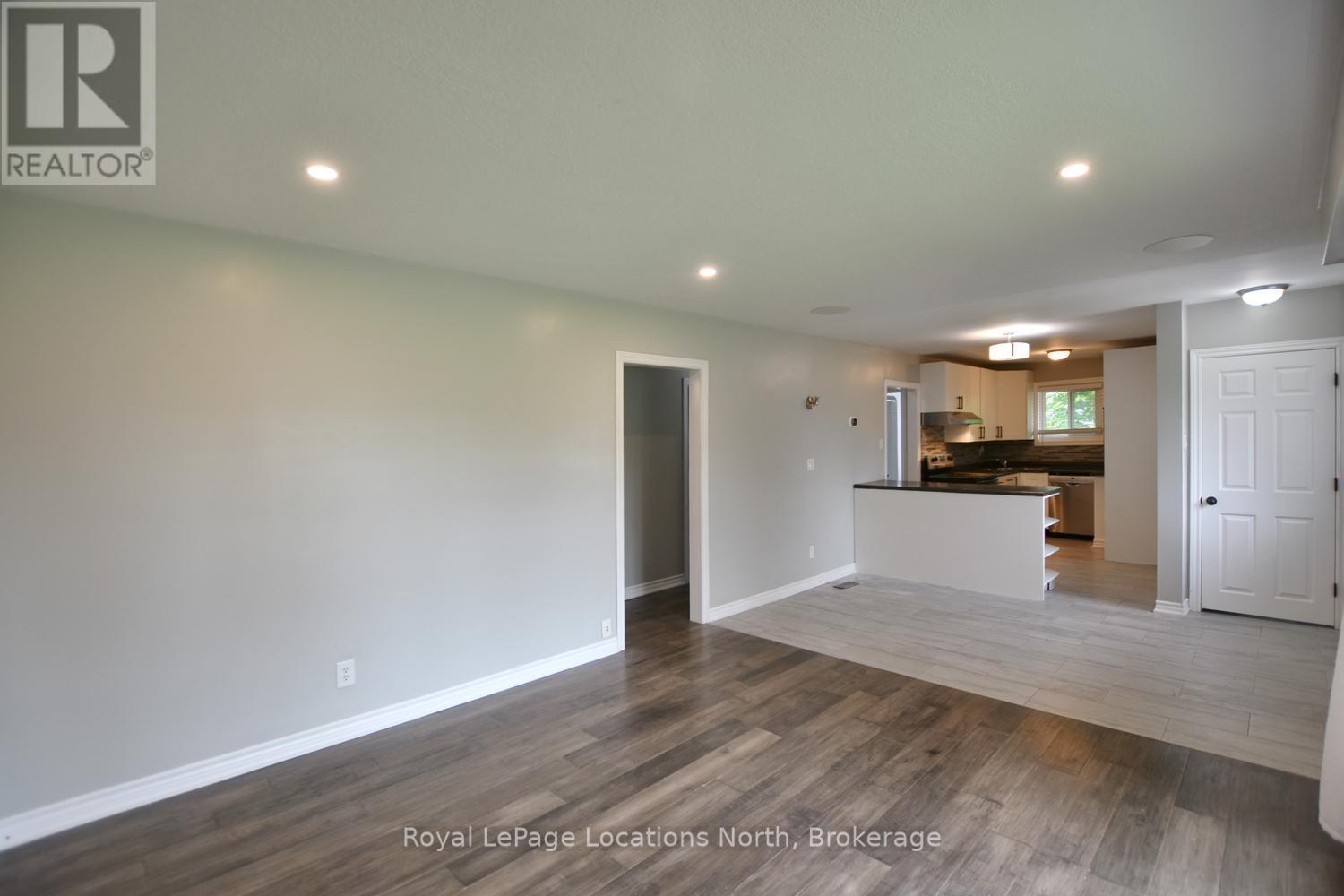 638 OAK STREET - 14
