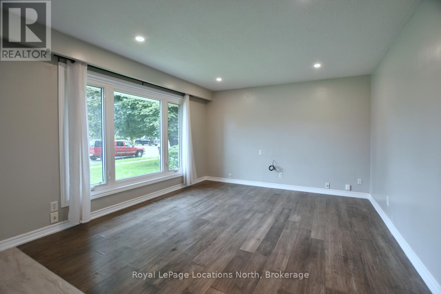 638 OAK STREET - 16