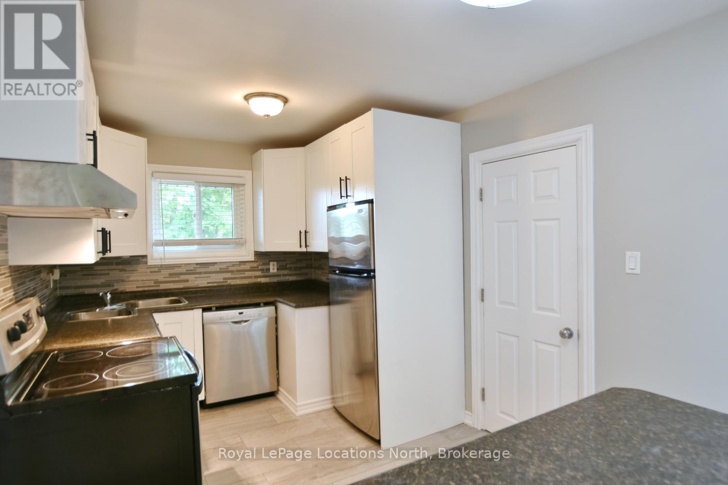 638 OAK STREET - 19