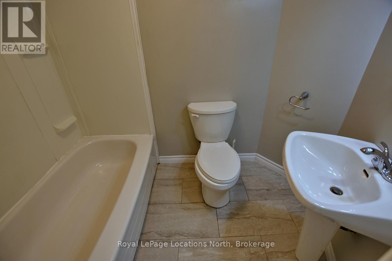 638 OAK STREET - 47