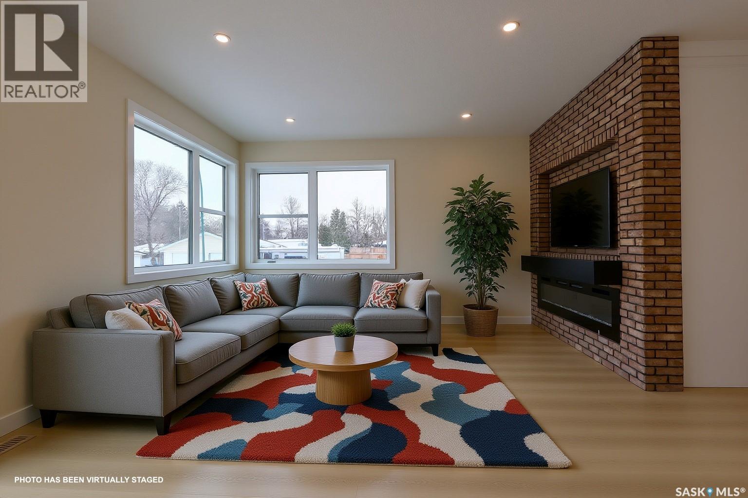 2475 McAra STREET - 10