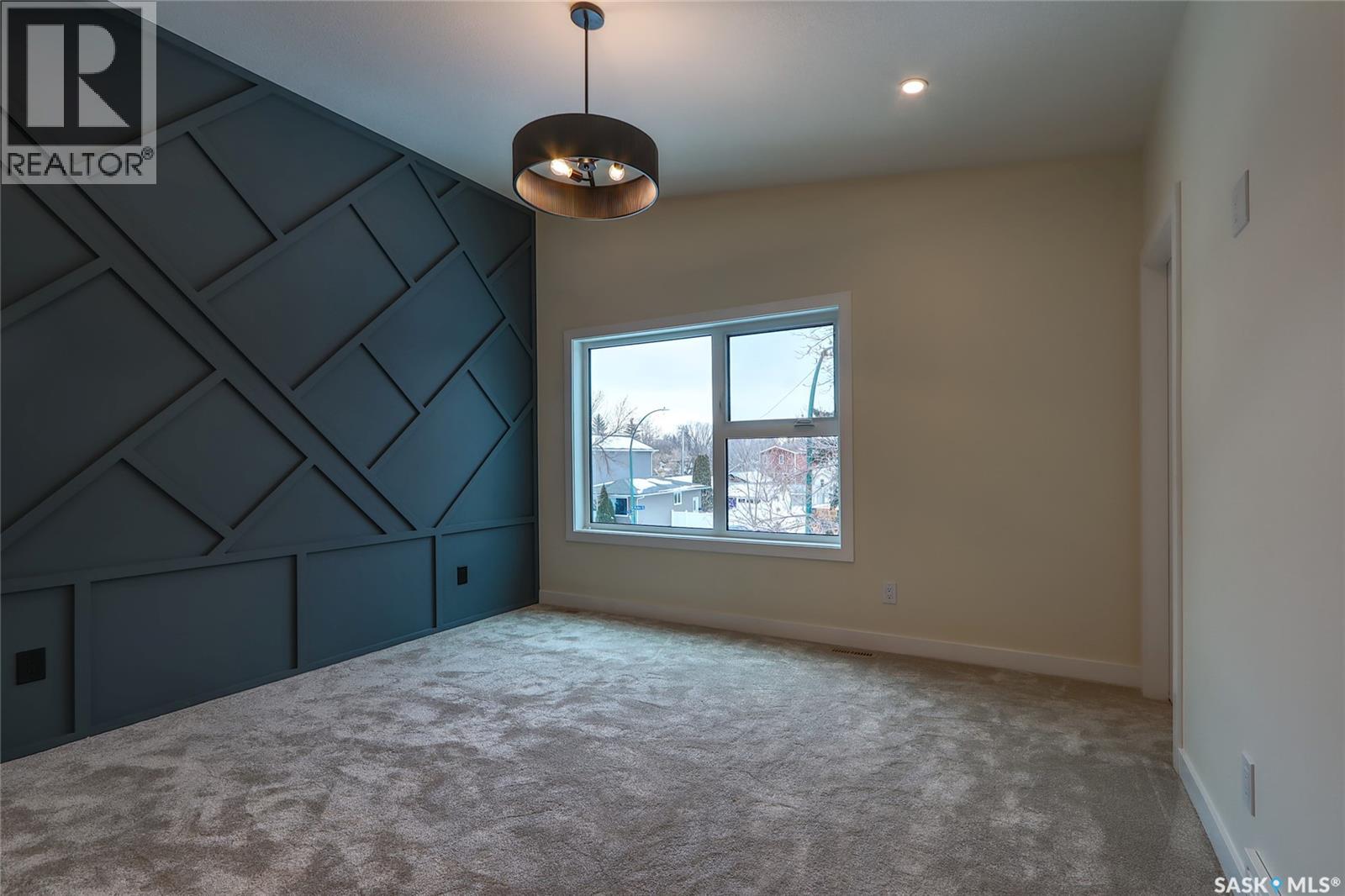 2475 McAra STREET - 18