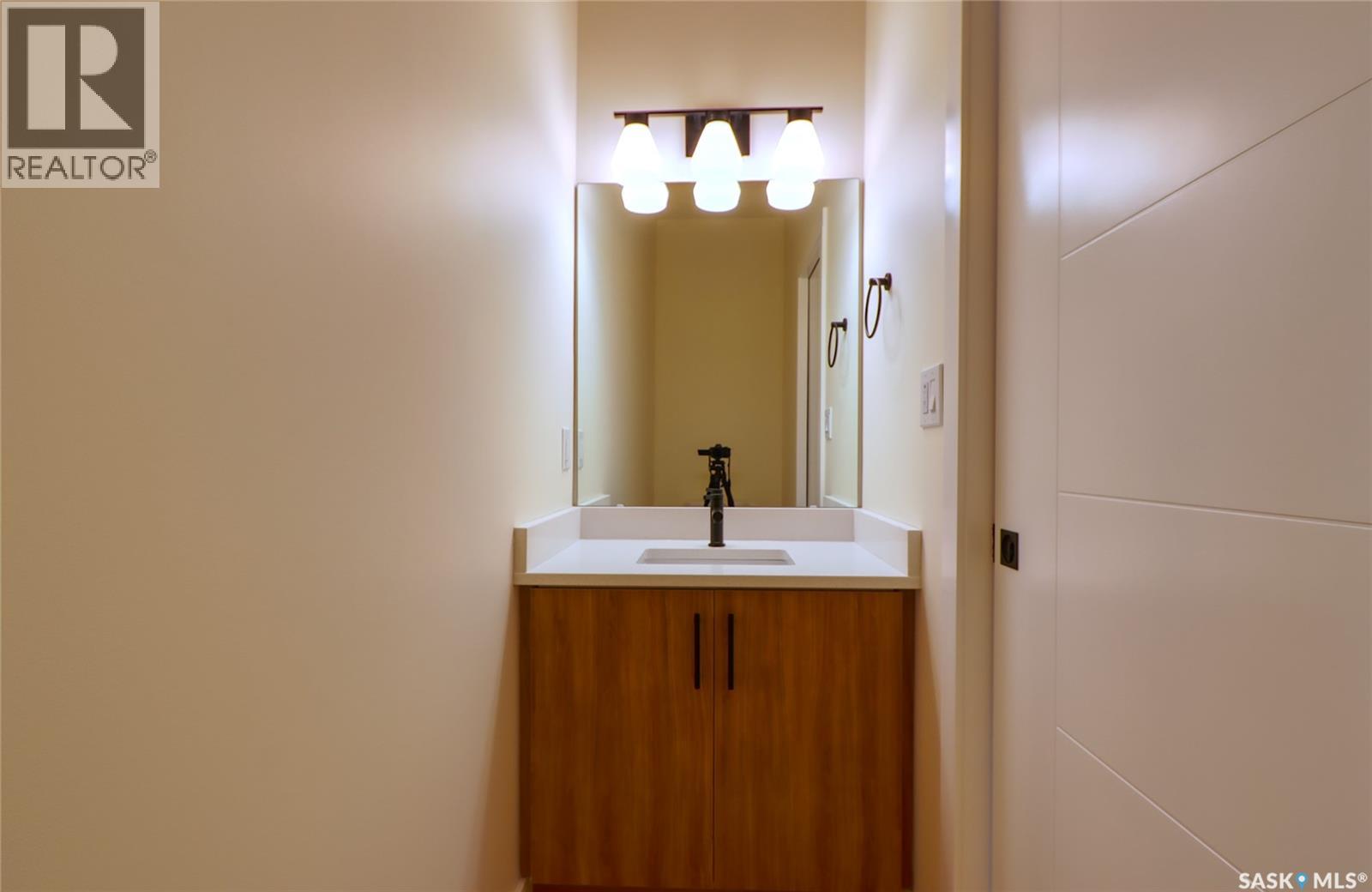2475 McAra STREET - 15