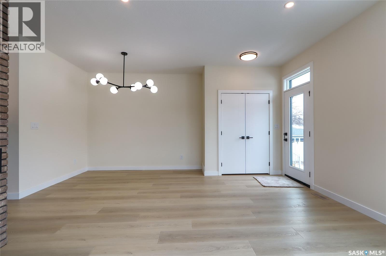 2475 McAra STREET - 12