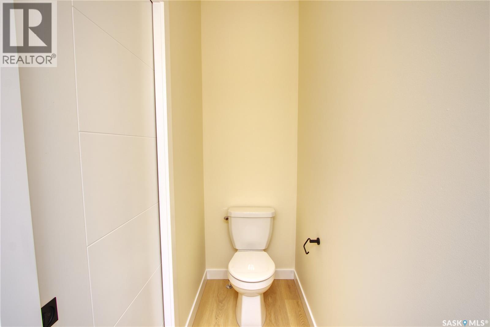 2475 McAra STREET - 14