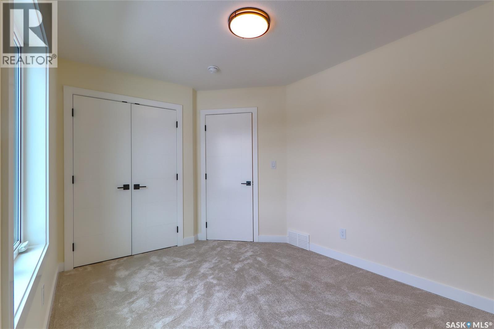 2475 McAra STREET - 23