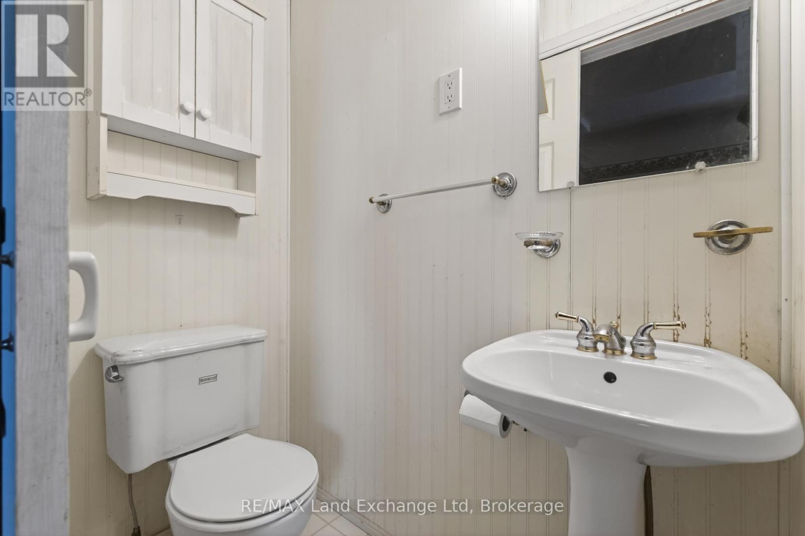 484 QUEEN STREET - 15