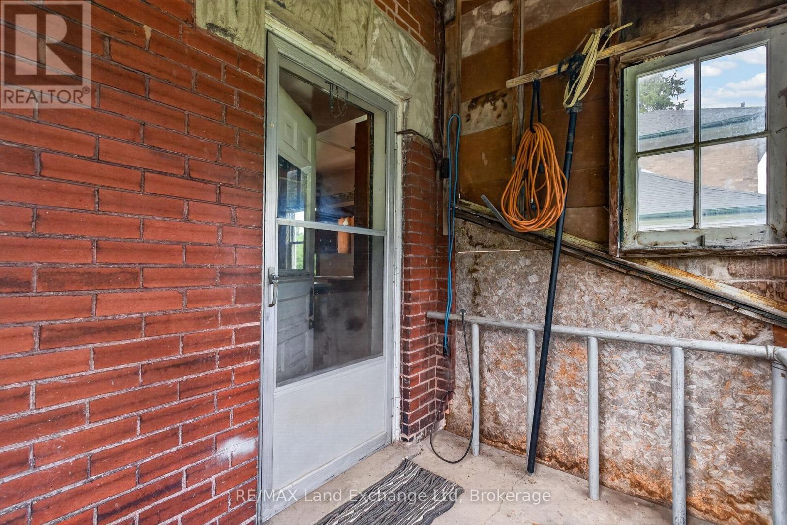 484 QUEEN STREET - 17