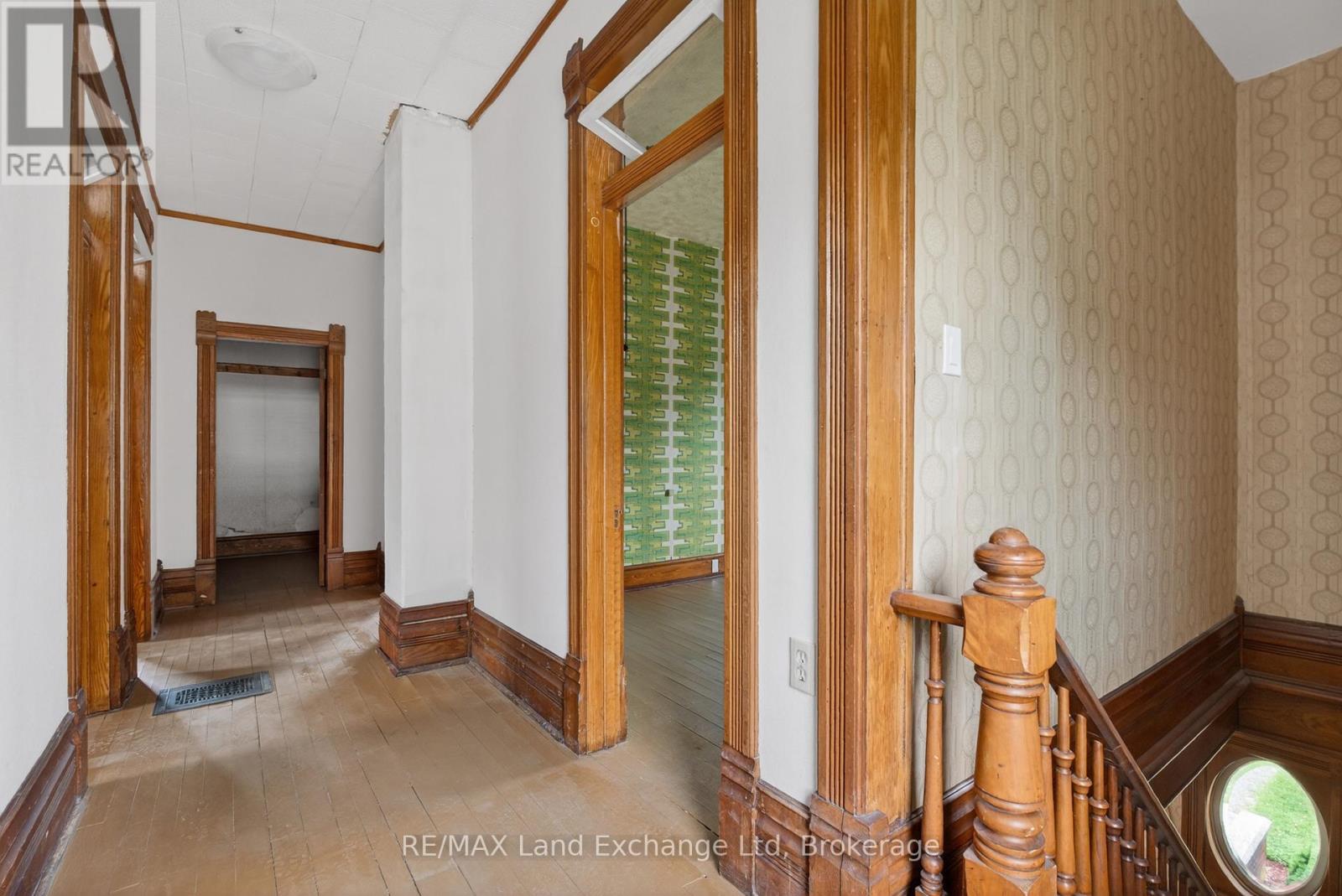 484 QUEEN STREET - 18