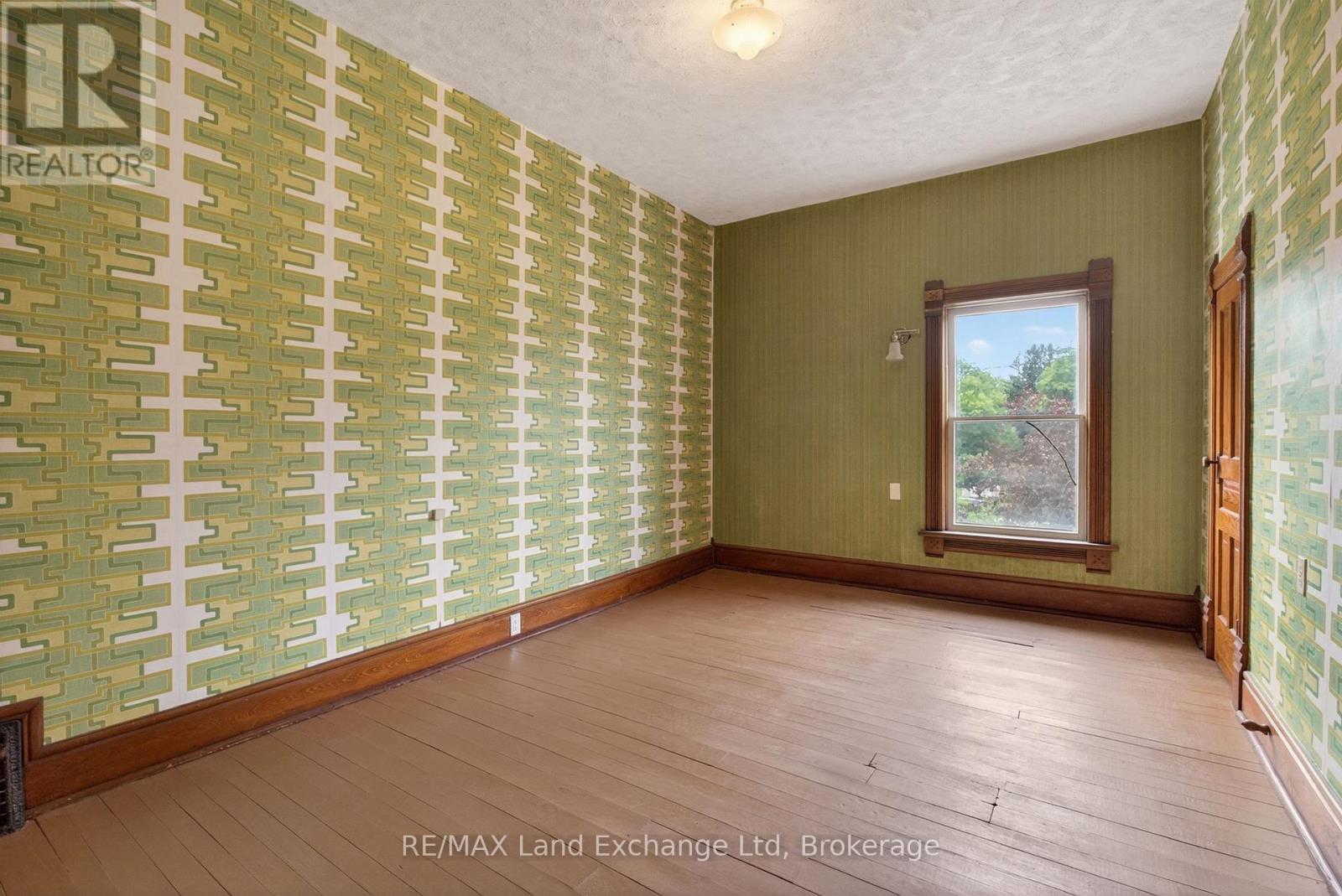 484 QUEEN STREET - 19
