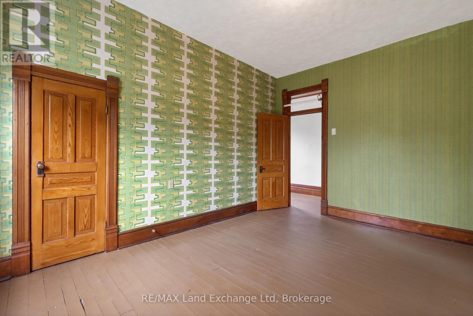 484 QUEEN STREET - 20
