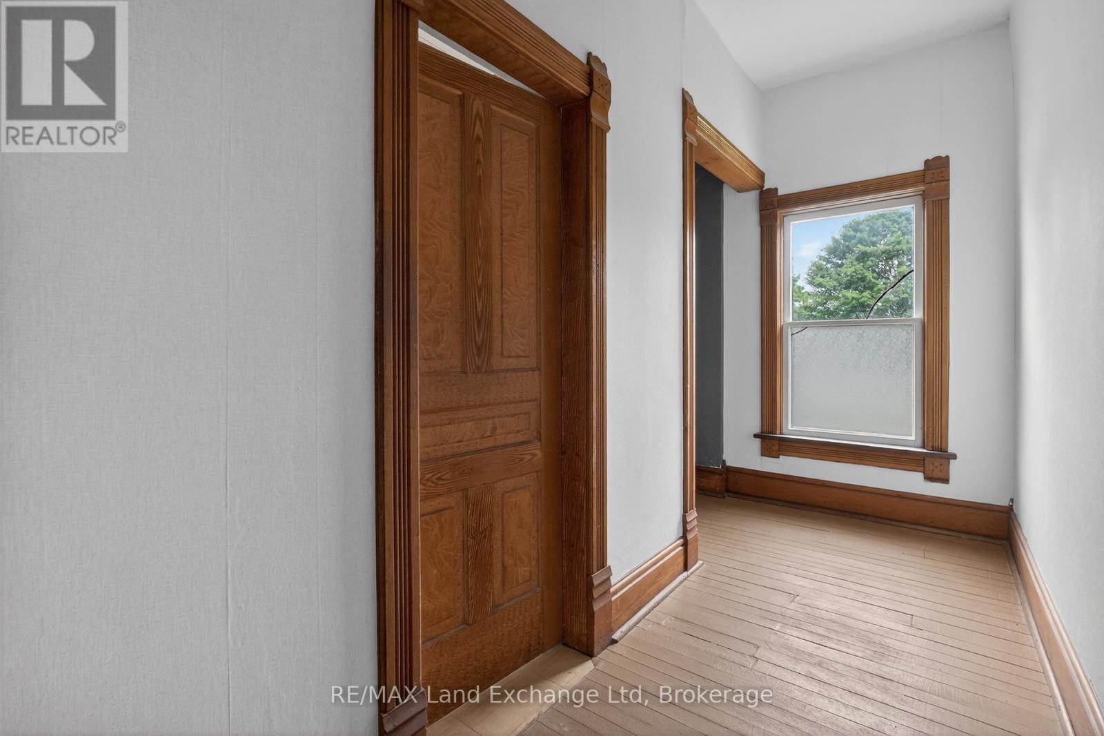 484 QUEEN STREET - 21