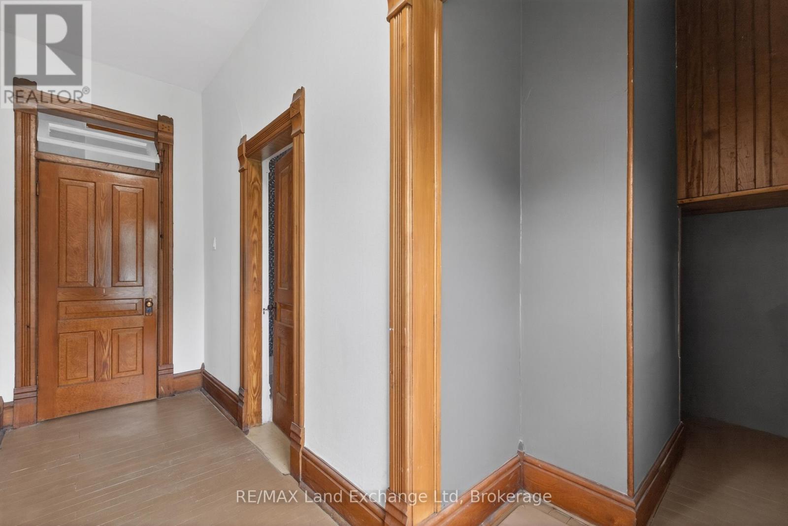 484 QUEEN STREET - 22