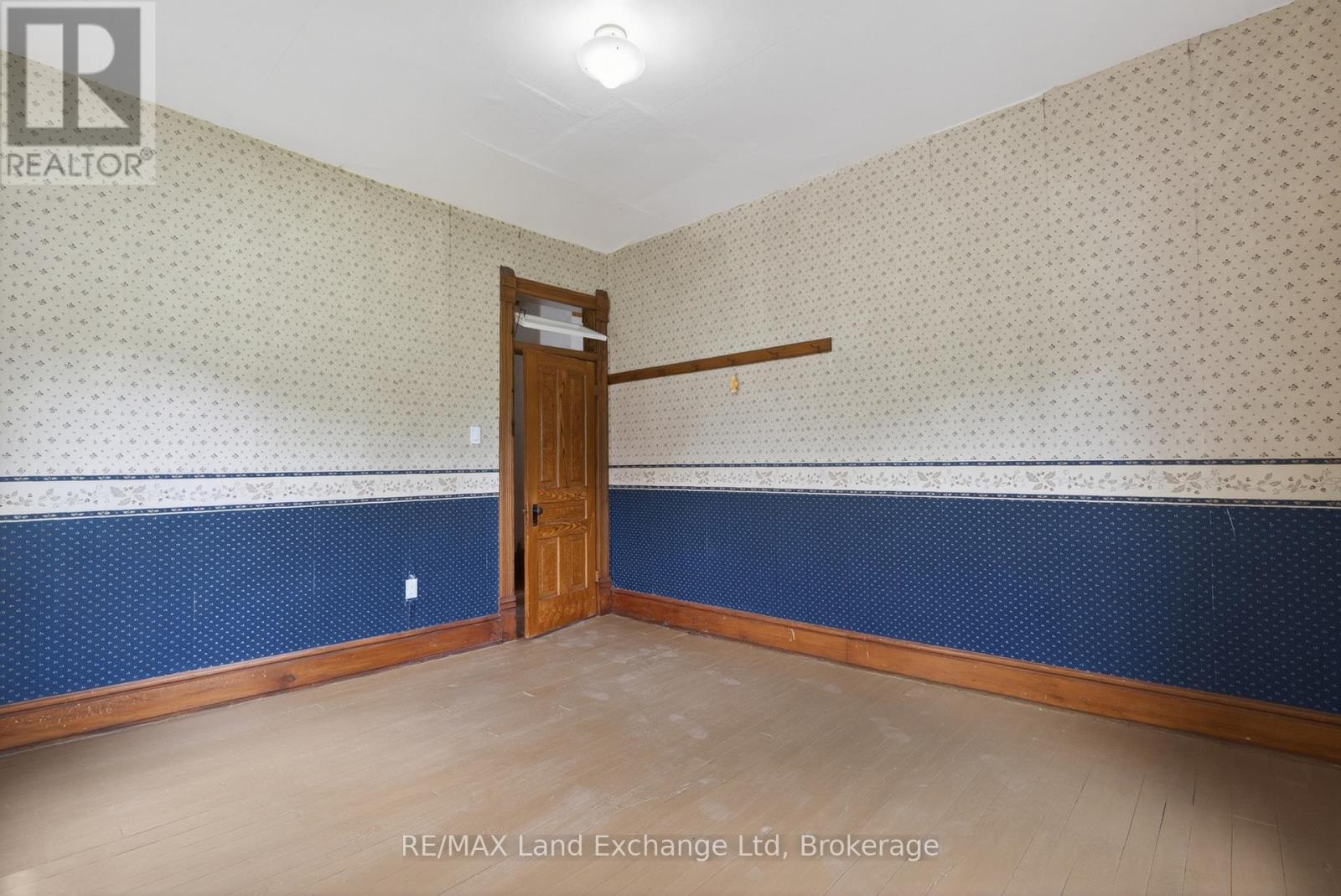 484 QUEEN STREET - 26