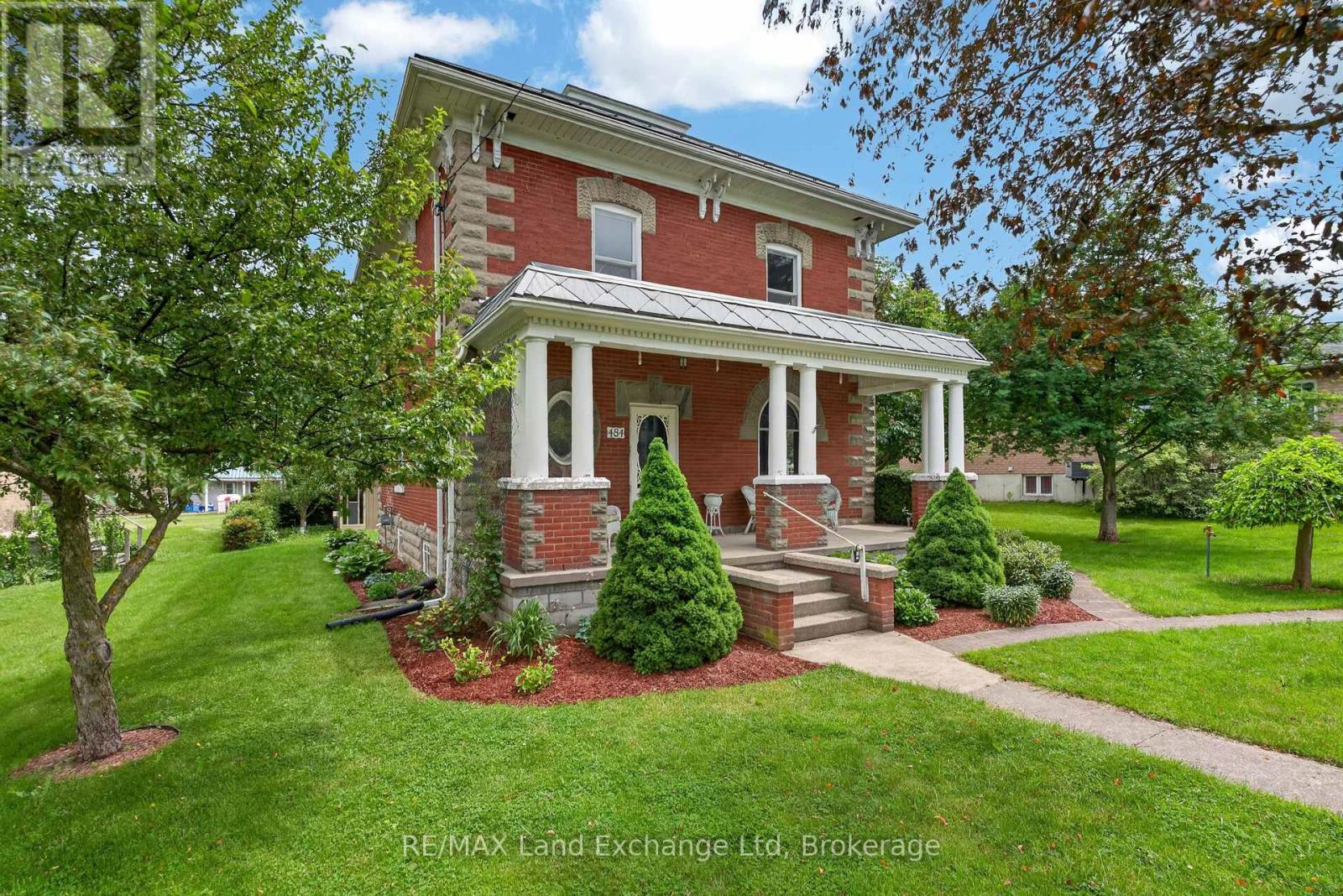 484 QUEEN STREET - 3