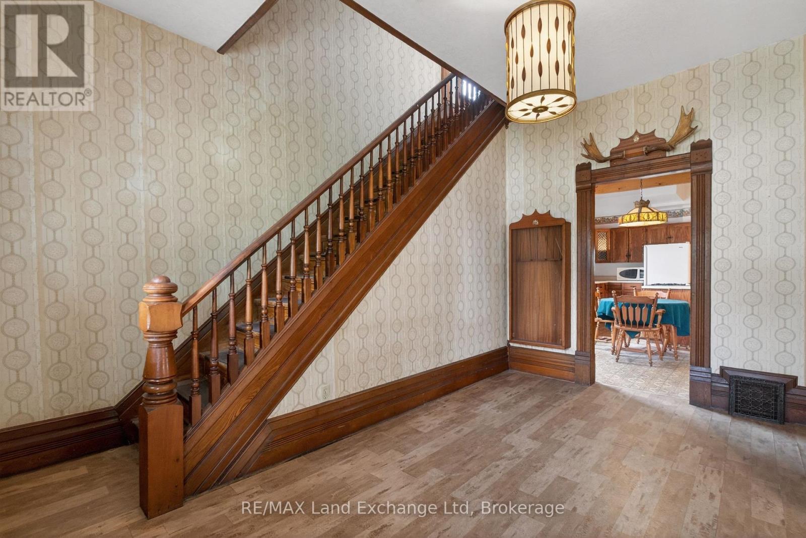 484 QUEEN STREET - 5