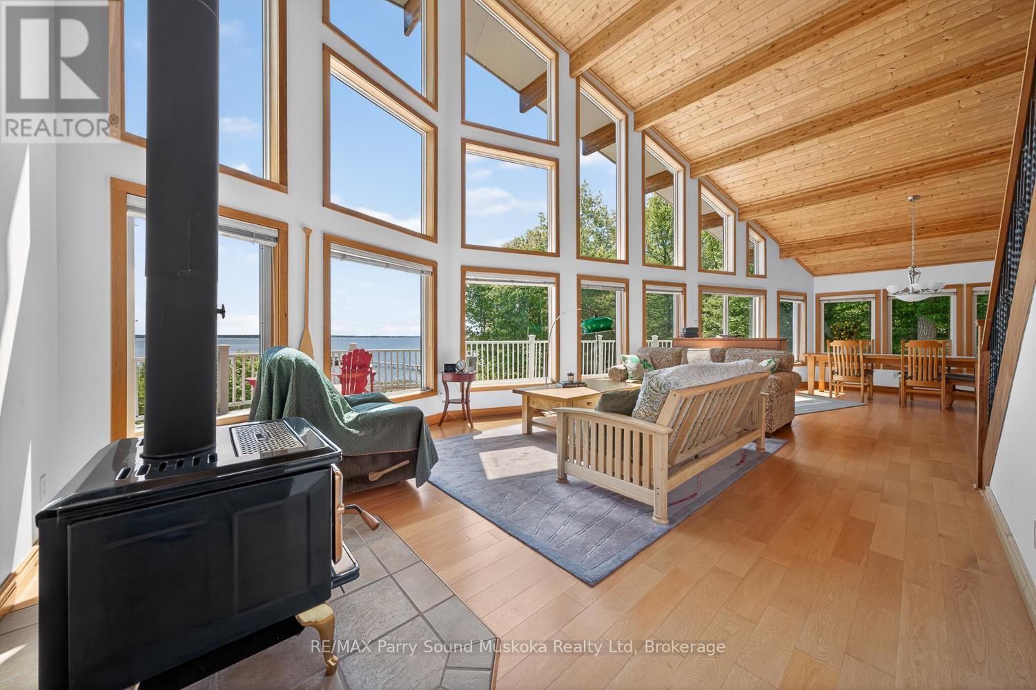 53 SANDY ISLAND - Image 16