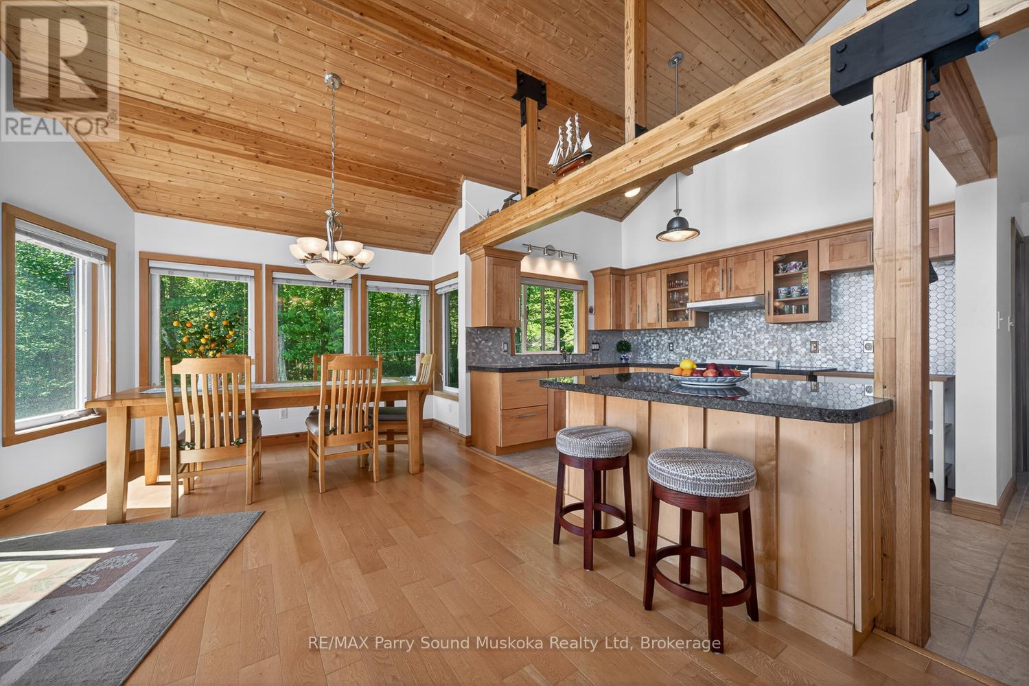 53 SANDY ISLAND - Image 21