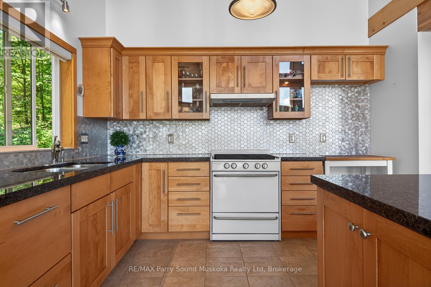 53 SANDY ISLAND - Image 23