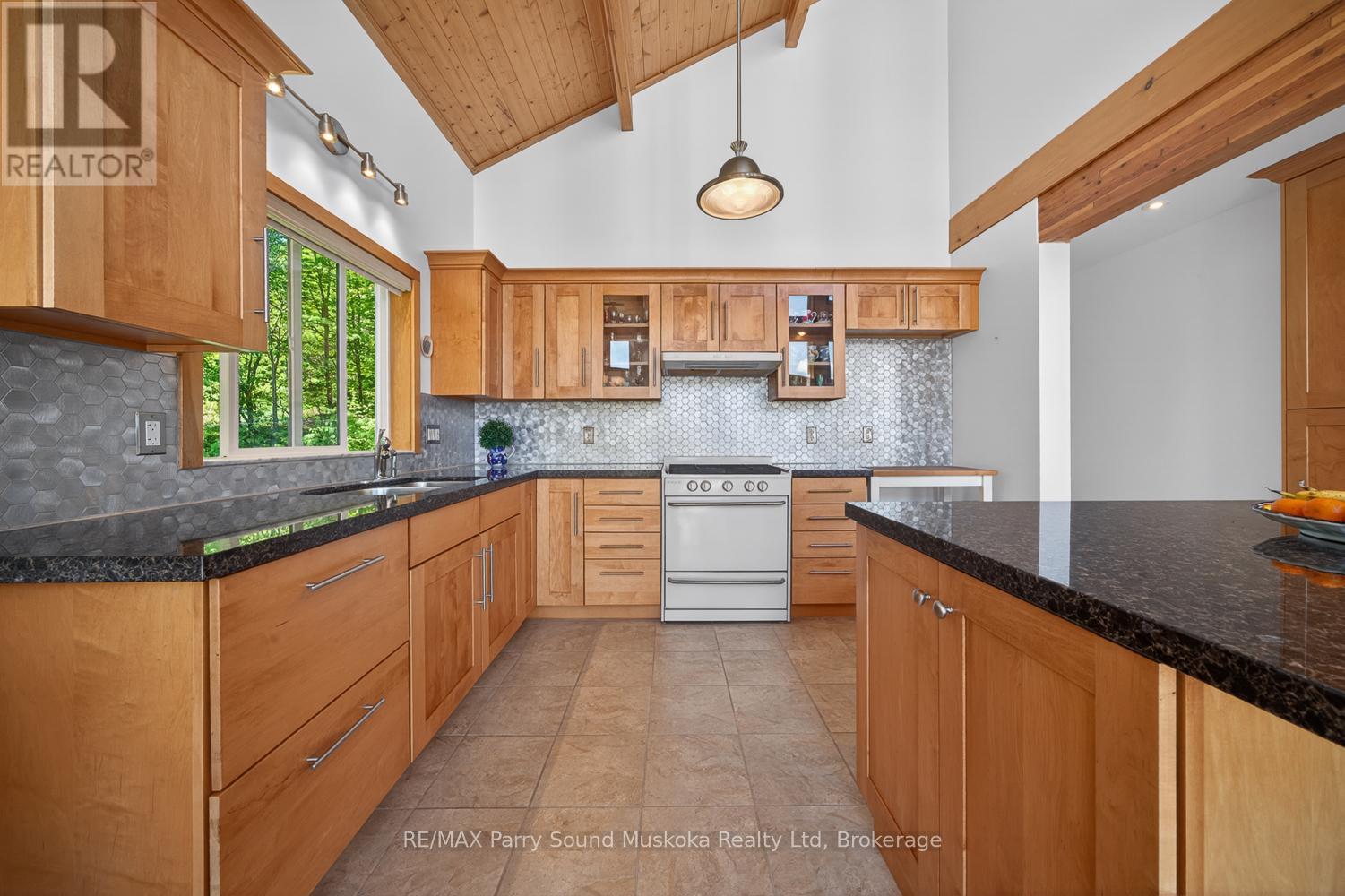 53 SANDY ISLAND - Image 24