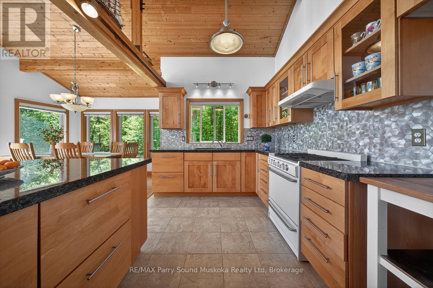 53 SANDY ISLAND - Image 25