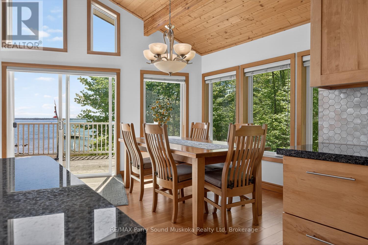 53 SANDY ISLAND - Image 27