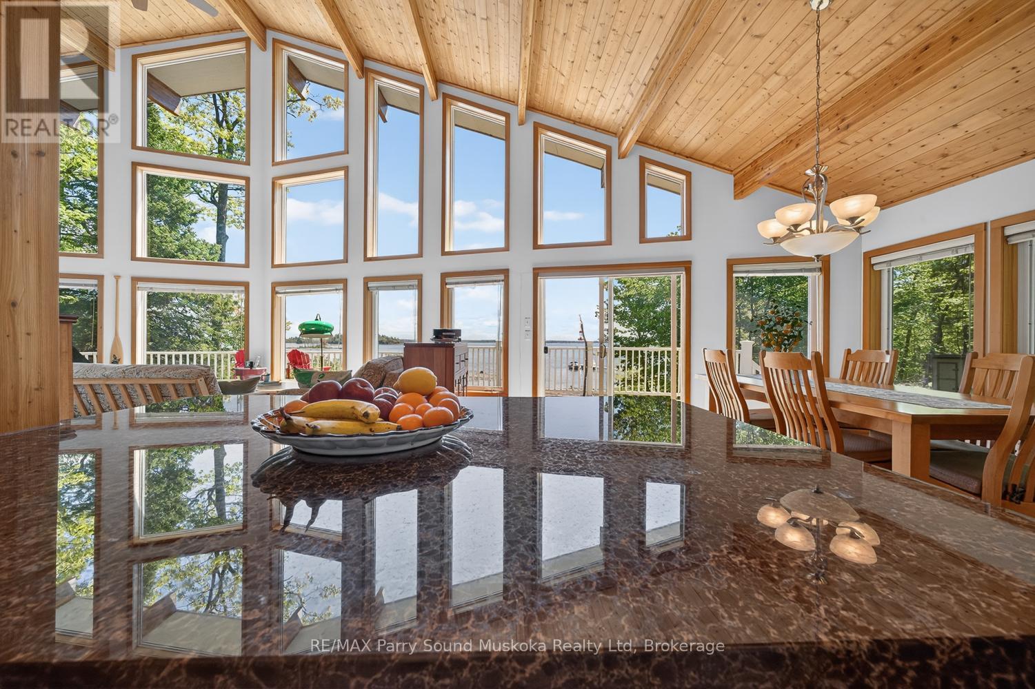 53 SANDY ISLAND - Image 28