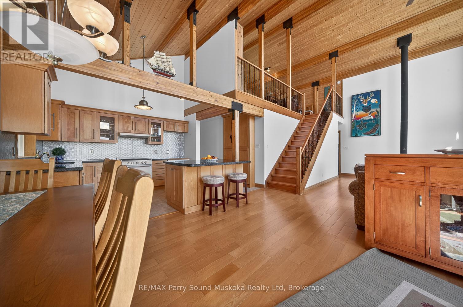 53 SANDY ISLAND - Image 30