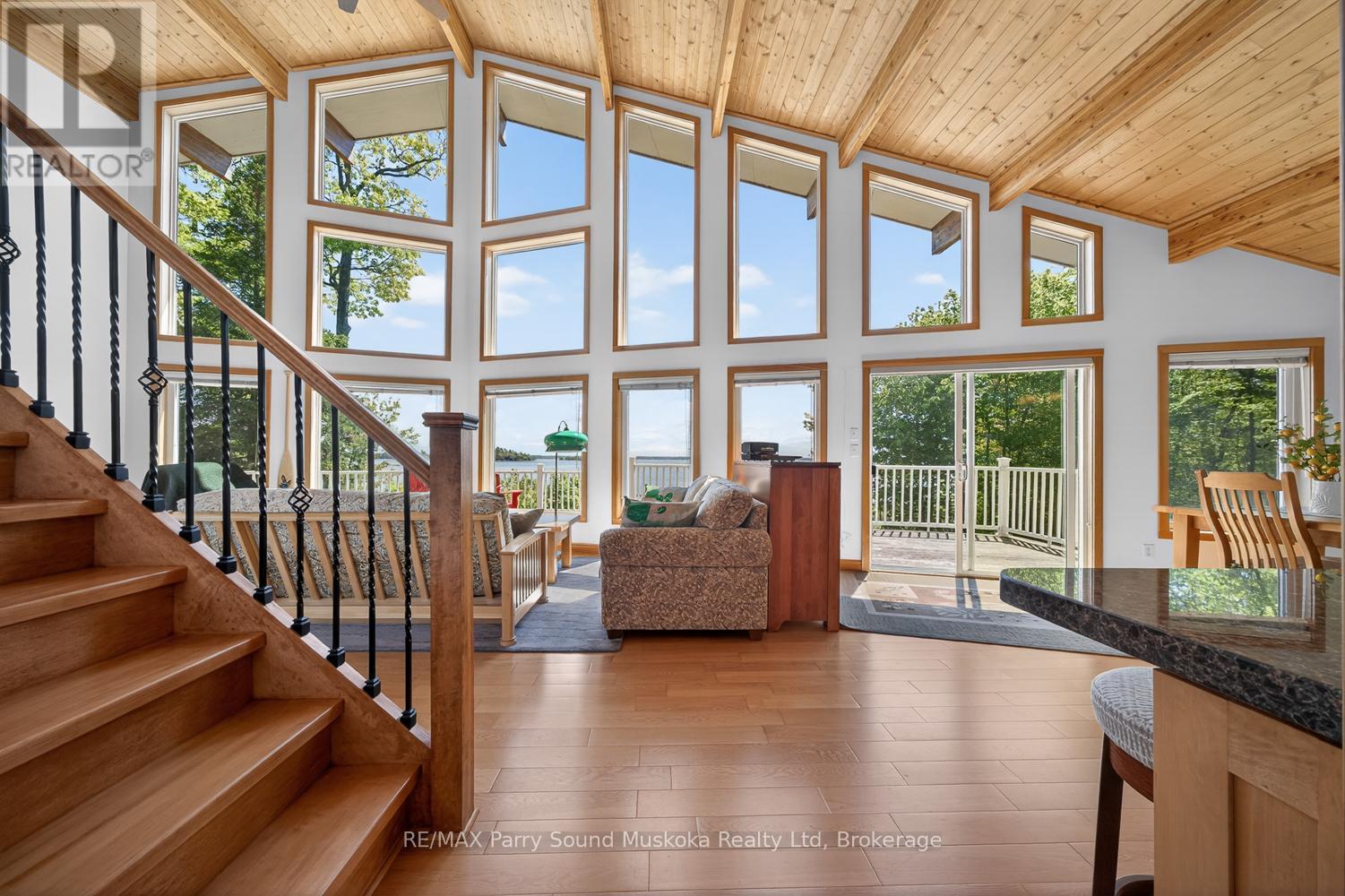 53 SANDY ISLAND - Image 35