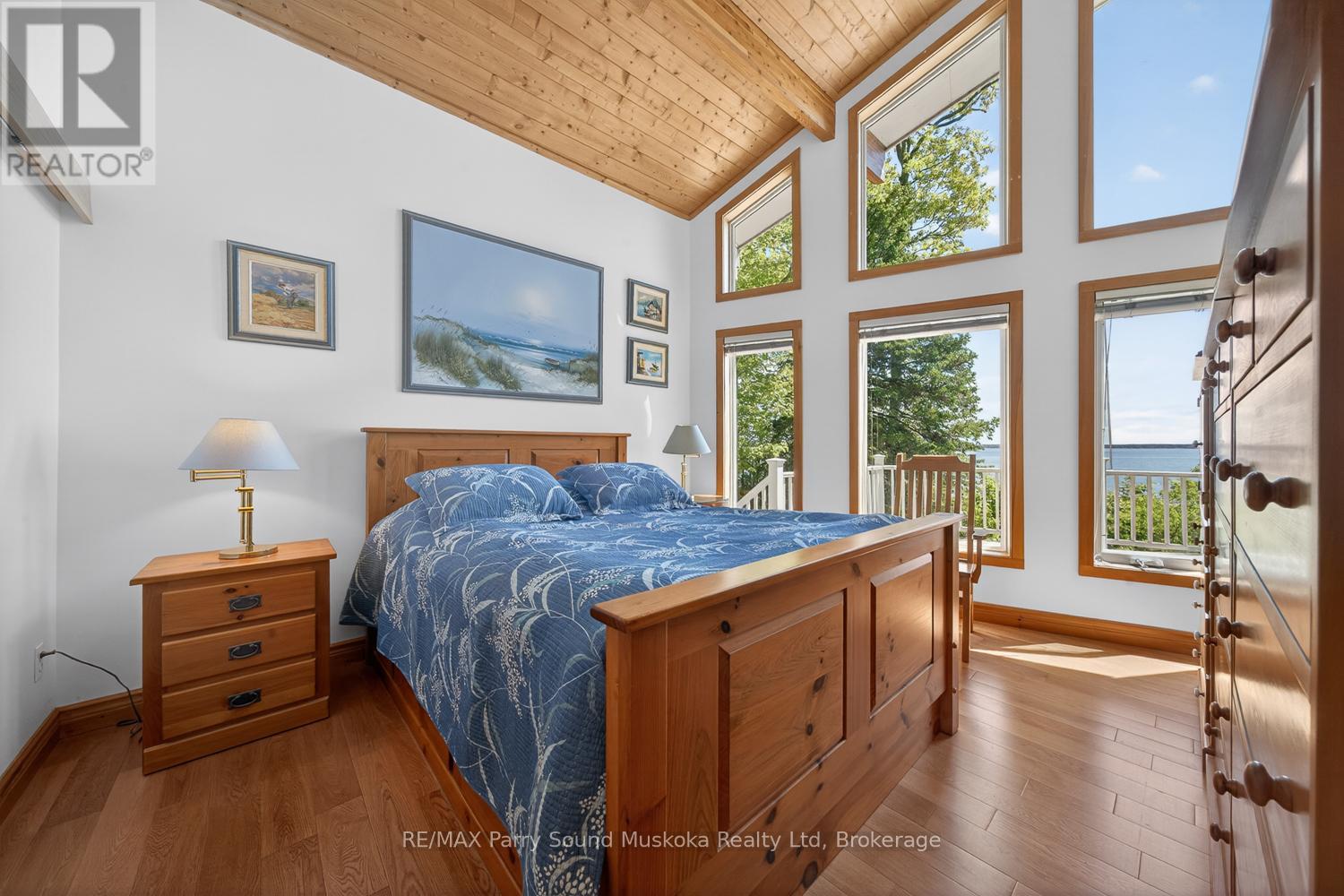 53 SANDY ISLAND - Image 36