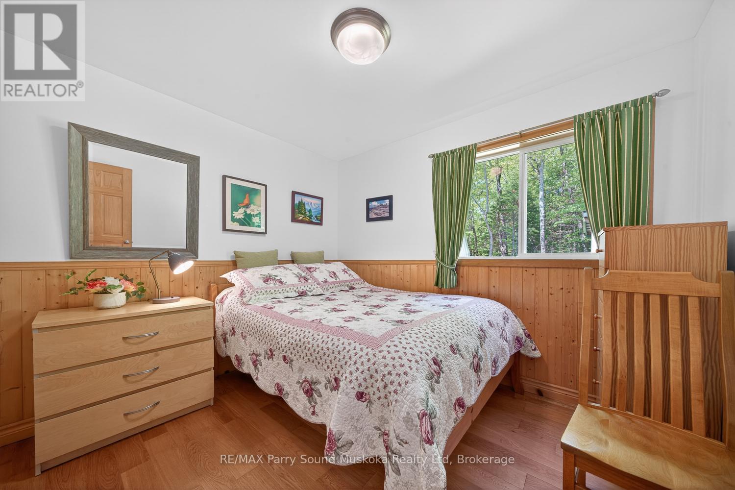 53 SANDY ISLAND - Image 39