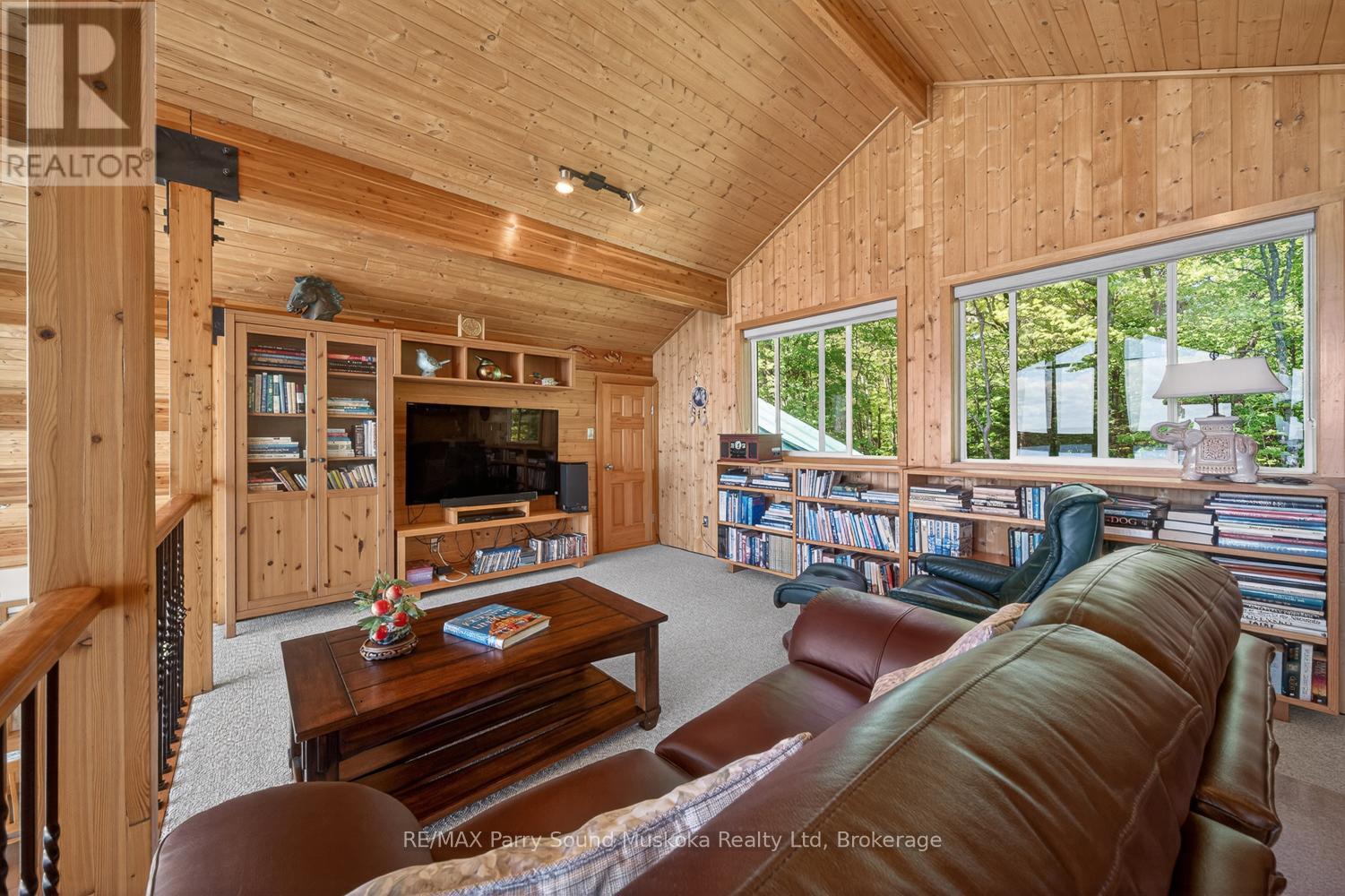 53 SANDY ISLAND - Image 41