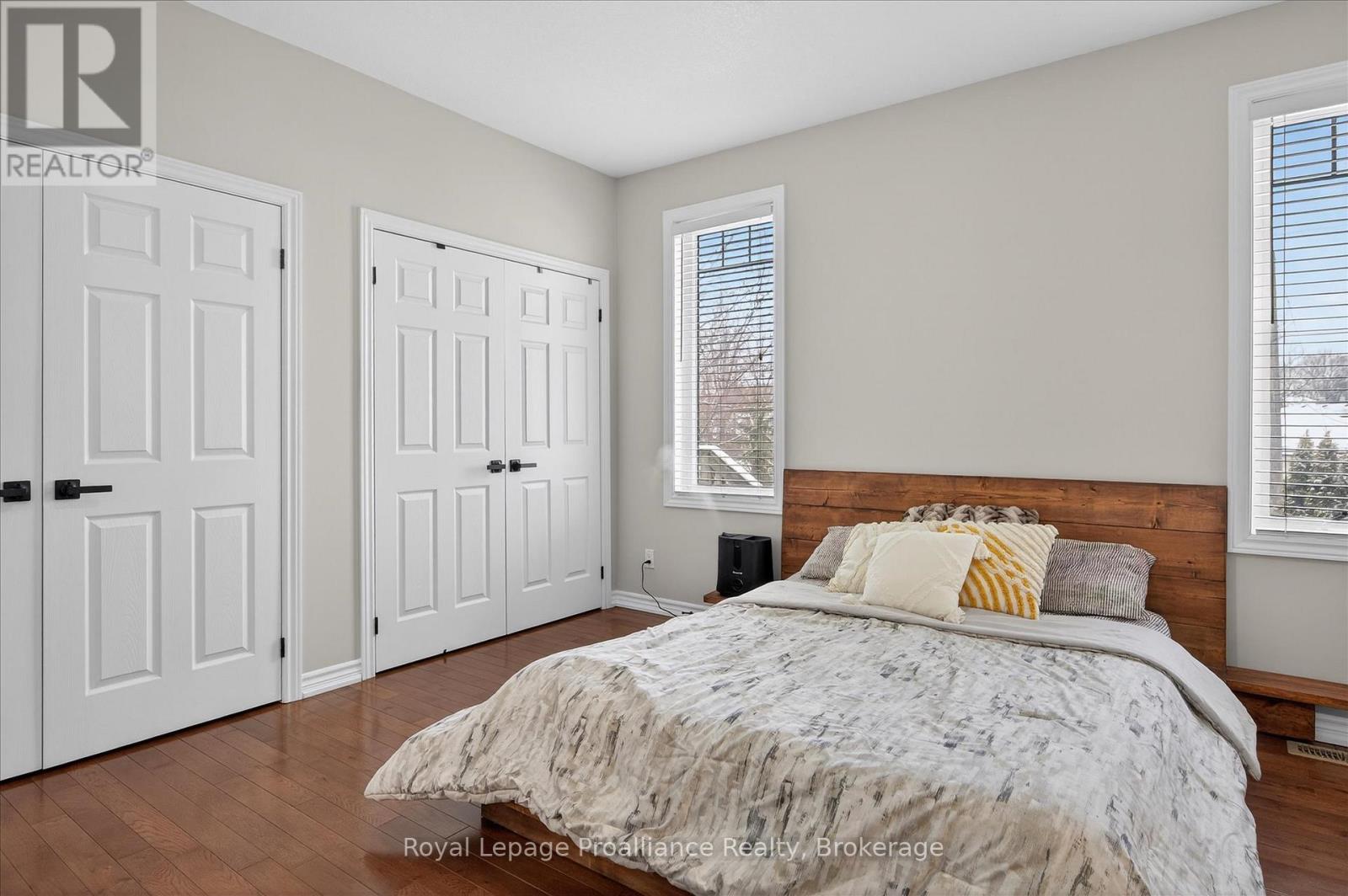#18 50 LOCKSIDE DRIVE - 22