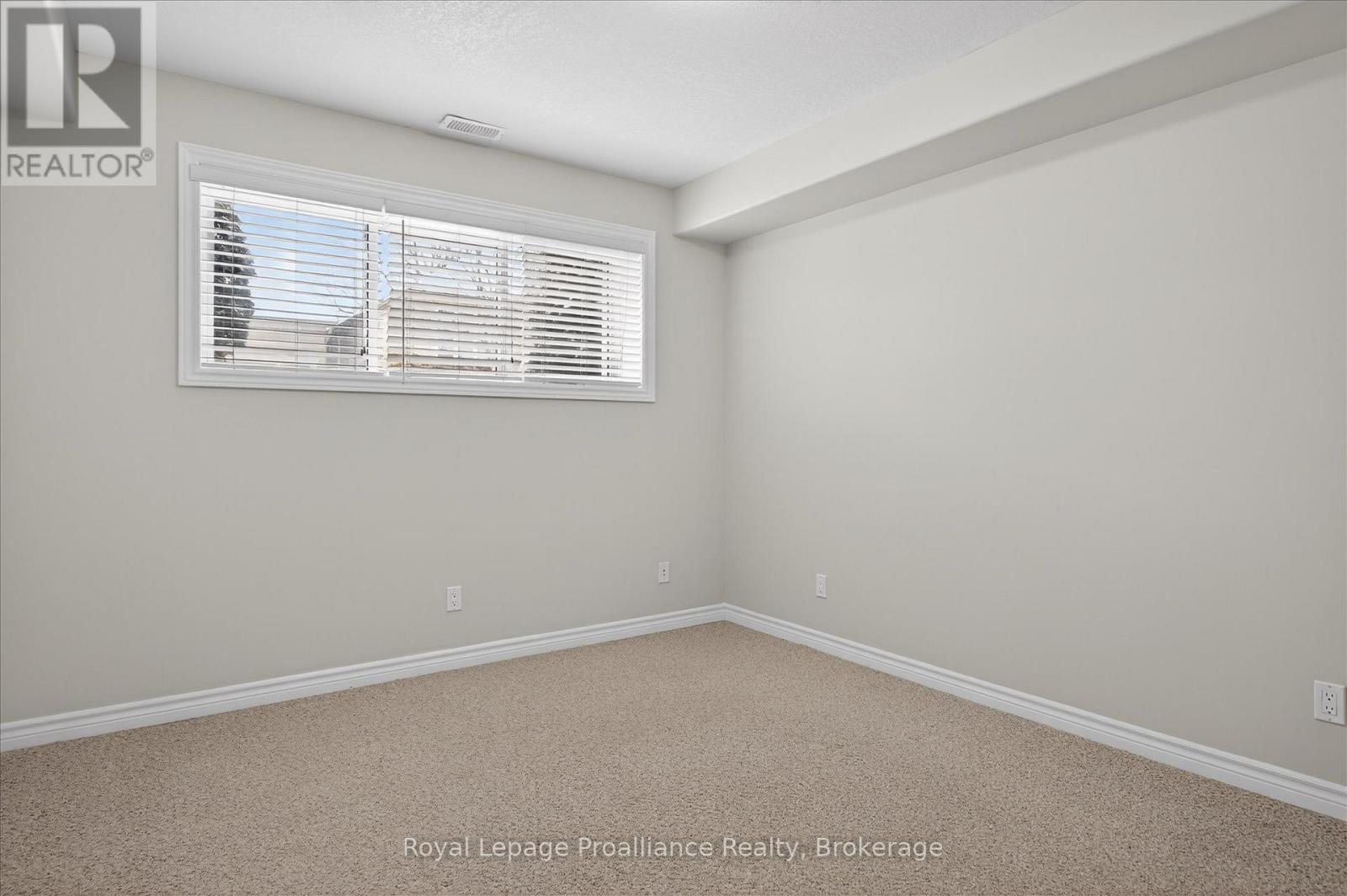 #18 50 LOCKSIDE DRIVE - 34