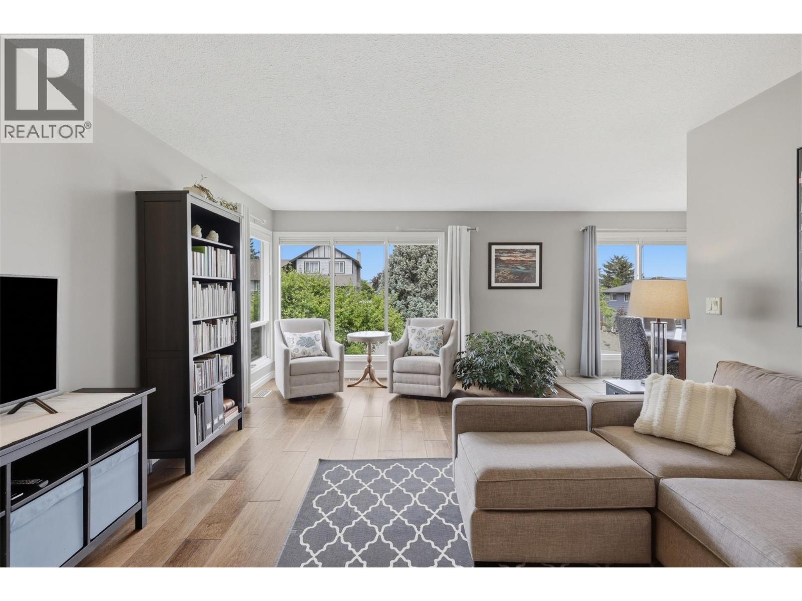 2057 Hampshire Drive - 10