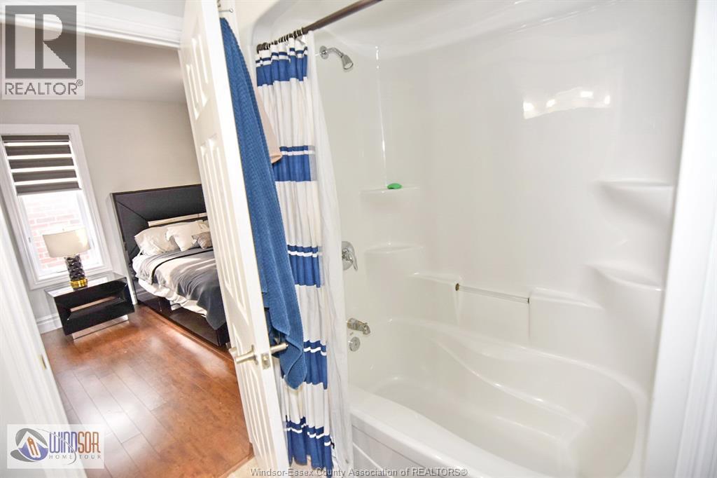 4759 PERIWINKLE CRESCENT - 33