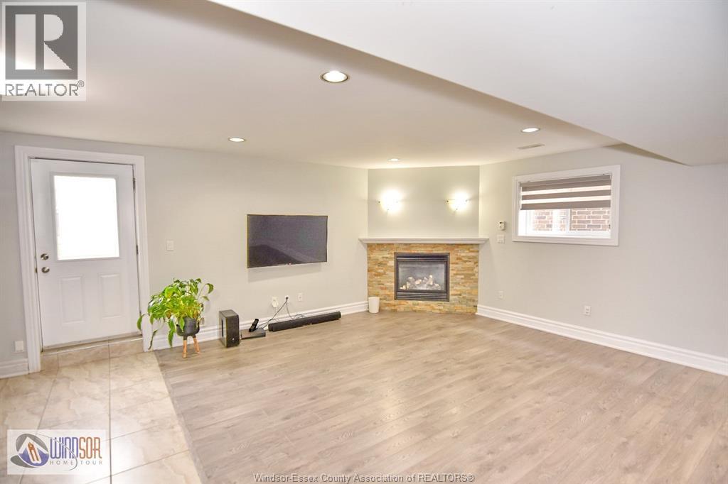 4759 PERIWINKLE CRESCENT - 35