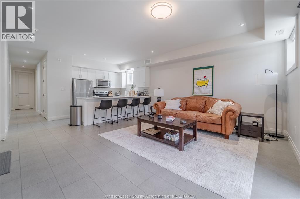 #101 233 Watson AVENUE - 10