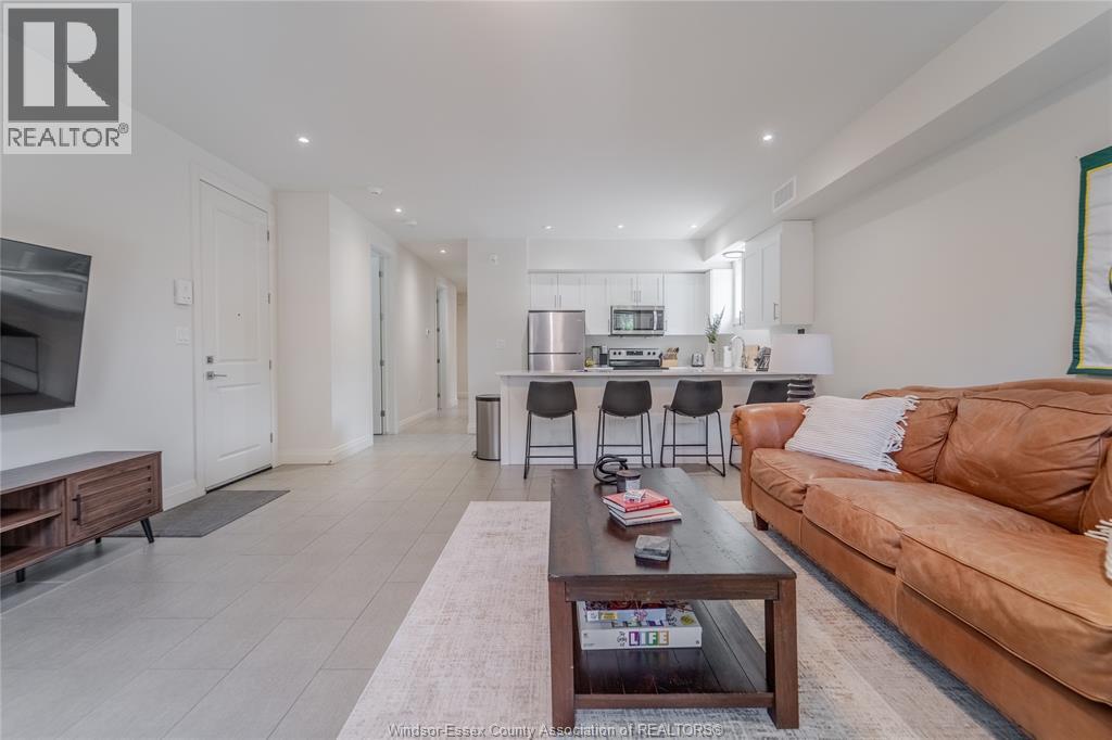 #101 233 Watson AVENUE - 11