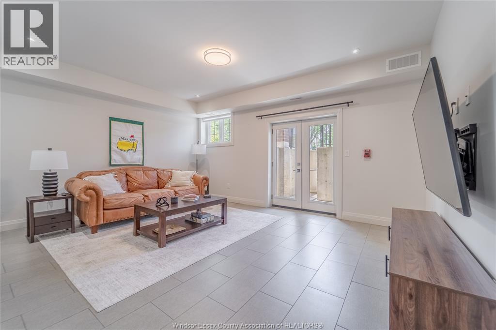 #101 233 Watson AVENUE - 13
