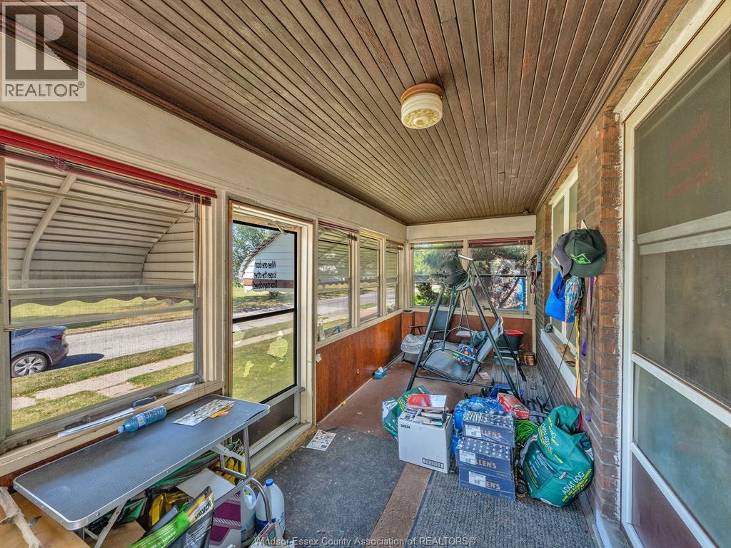 1560 JANETTE AVENUE - 14