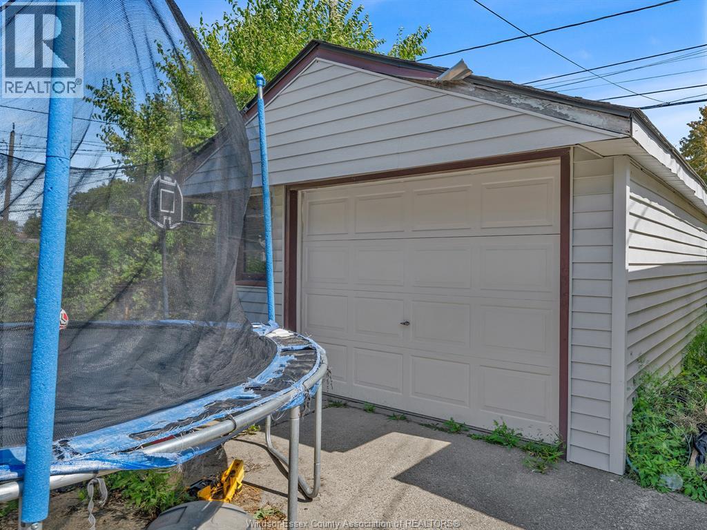 1560 JANETTE AVENUE - 19