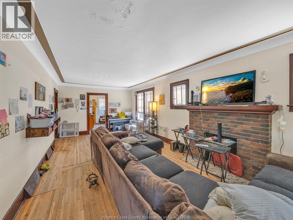 1560 JANETTE AVENUE - 3