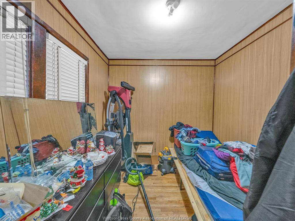 1560 JANETTE AVENUE - 11